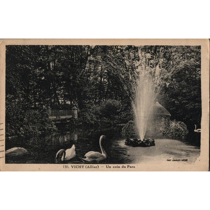 Carte postale ancienne – Vichy – Un coin du parc