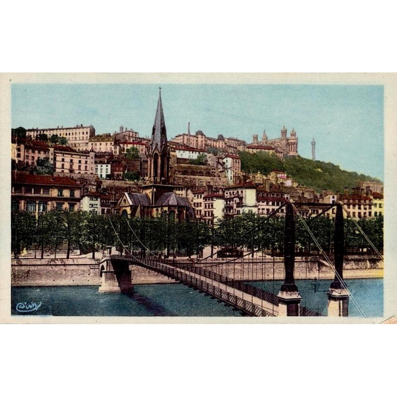 Carte postale ancienne de Lyon montrant la passerelle Saint-Georges, l’église Saint-Georges et le coteau de Fourvière