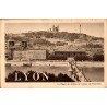 Carte postale ancienne montrant le Palais de Justice à Lyon avec vue sur le coteau de Fourvière
