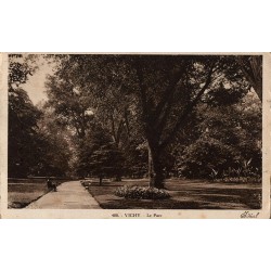 Carte postale ancienne – Vichy – Le Parc (Allier)