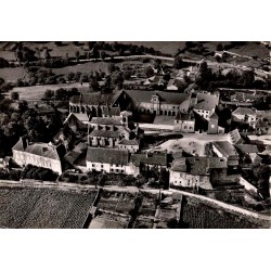 Carte postale ancienne de l’église romane du Petit Séminaire Saint-Hugues à Semur-en-Brionnais