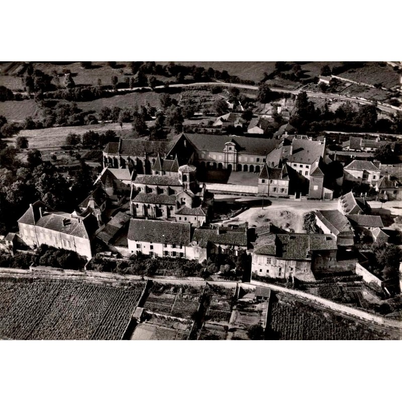 Carte postale ancienne de l’église romane du Petit Séminaire Saint-Hugues à Semur-en-Brionnais