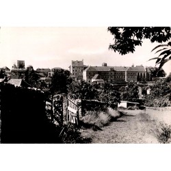 Carte postale ancienne du Petit Séminaire Saint-Hugues à Semur-en-Brionnais