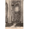 Carte postale ancienne montrant l’intérieur de la cathédrale du Mans avec vue sur le chœur consacré en 1254