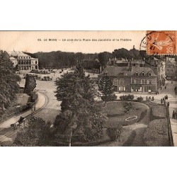 Carte postale ancienne du Mans montrant la Place des Jacobins et le Théâtre