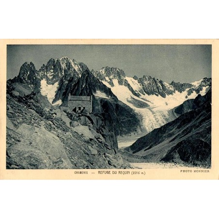 Carte postale ancienne de Chamonix montrant le Refuge du Requin à 2516 m en haute montagne