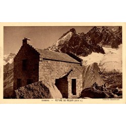 Carte postale ancienne de Chamonix montrant le Refuge du Requin à 2516 m en haute montagne