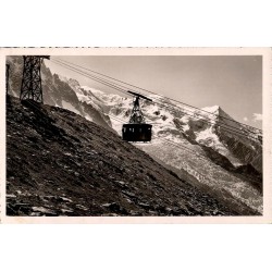 CHAMONIX - MONT BLANC - 883 - Le Téléférique de l'Aiguille du Midi (3842m)