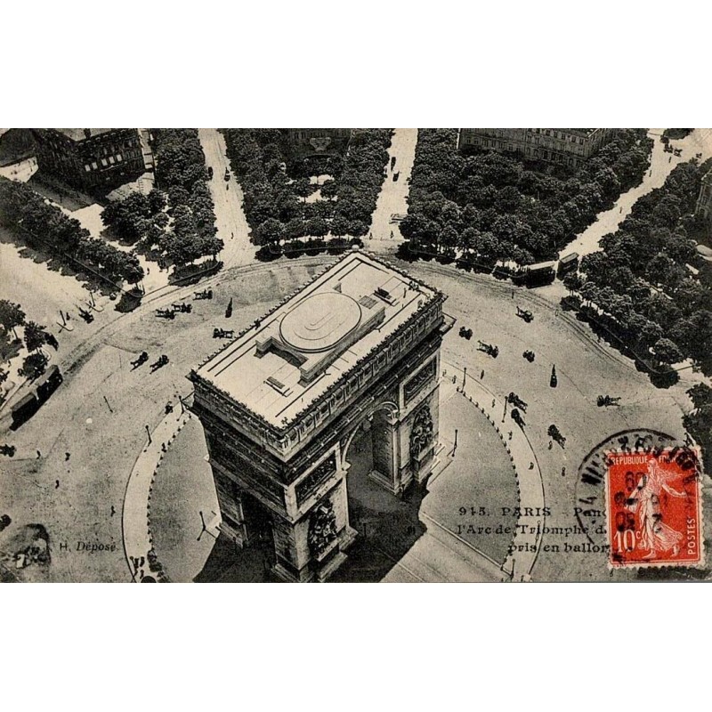 Carte postale ancienne de Paris montrant un panorama de l’Arc de Triomphe de l’Étoile pris en ballon à 130 mètres d’altitude