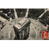 Carte postale ancienne de Paris montrant un panorama de l’Arc de Triomphe de l’Étoile pris en ballon à 130 mètres d’altitude