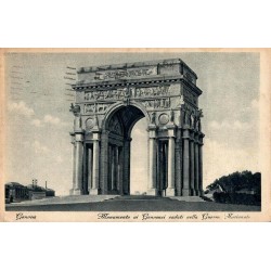 Carte postale ancienne de Genova montrant le Monumento ai Genovesi Caduti nella Guerra en Italie.