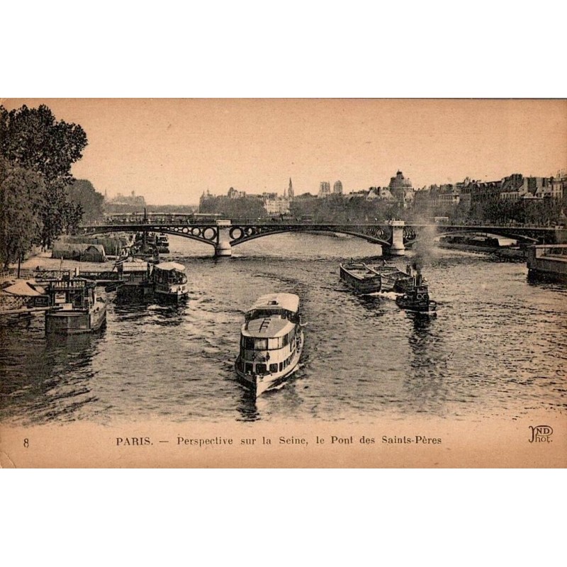 Carte postale ancienne de Paris montrant une perspective sur la Seine avec le pont des Saints-Pères