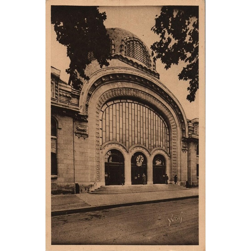 Carte postale ancienne – Entrée Grand Établissement Thermal – Vichy (Allier)