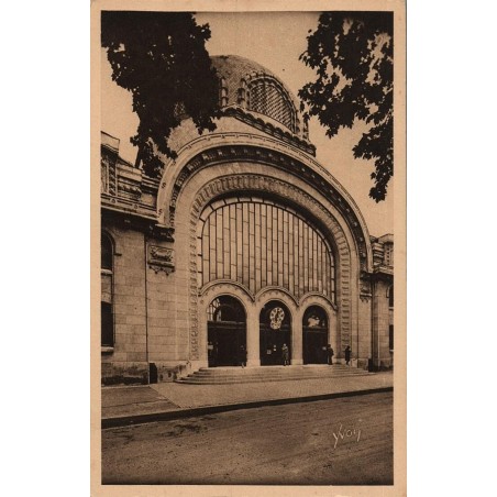 Carte postale ancienne – Entrée Grand Établissement Thermal – Vichy (Allier)