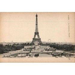 PARIS - La Tour Eiffel prise du Trocadéro