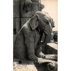 Carte postale ancienne de Paris représentant la chimère “Éléphant” de Notre-Dame dans une vue gothique d’époque.