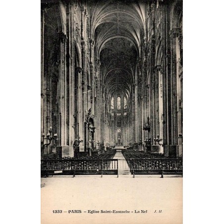 Carte postale ancienne de Paris représentant la nef de l’église Saint-Eustache avec une perspective intérieure