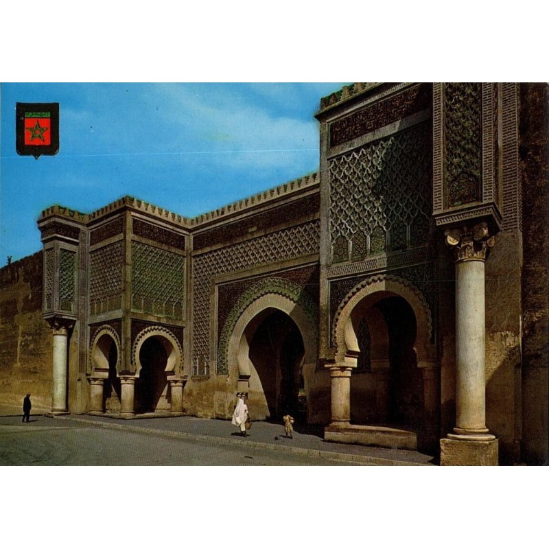 Carte postale ancienne de Meknès au Maroc représentant une vue urbaine historique durant la période du protectorat français
