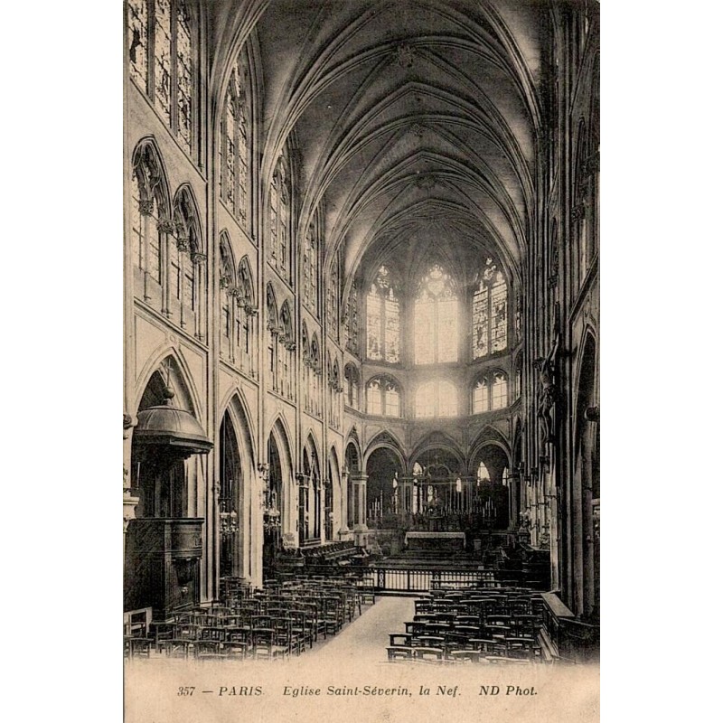 Carte postale ancienne de Paris montrant la nef de l’église Saint-Séverin avec une perspective intérieure gothique d’époque.