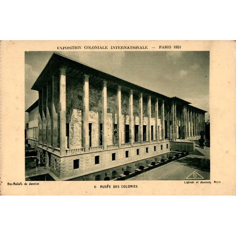 Carte postale ancienne Exposition Coloniale Paris 1931 montrant le Musée des Colonies et son architecture monumentale