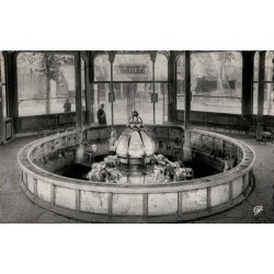 Carte postale ancienne – Vichy – Source Grande‑Grille (Allier)