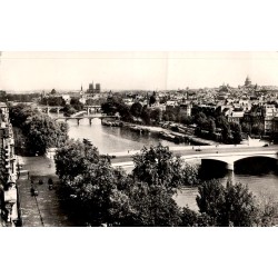 132 - PARIS - Vue panoramique sur la Seine