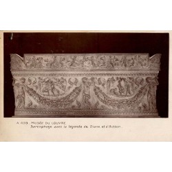 Carte postale ancienne du Musée du Louvre montrant un sarcophage avec la légende de Diane et d’Actéon

Title