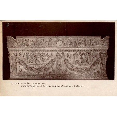Carte postale ancienne du Musée du Louvre montrant un sarcophage avec la légende de Diane et d’Actéon

Title