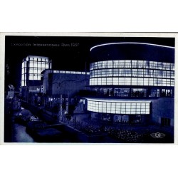 Carte postale ancienne Exposition Internationale Paris 1937 montrant les pavillons de Belgique Suisse Italie illuminés