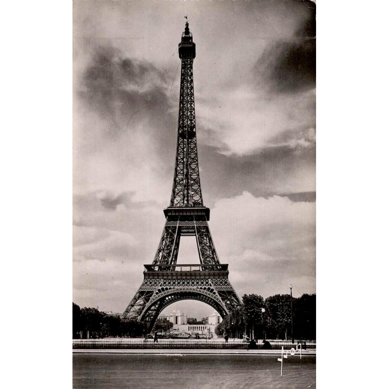 PARIS EN FLÂNANT - La tour Eiffel