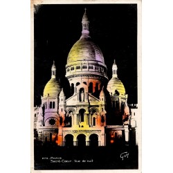 Carte postale ancienne de Paris montrant la basilique du Sacré-Cœur illuminée de nuit à Montmartre