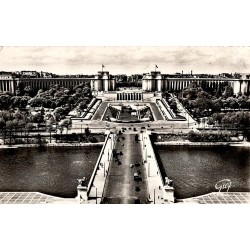 PARIS ET SES MERVEILLES - 3230 - Le Pont d'Iéna et la palais de Chaillot