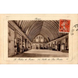 Carte postale ancienne de Rouen montrant la Salle des Pas-Perdus du Palais de Justice
