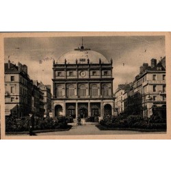 Carte postale ancienne du Havre montrant le Grand Théâtre et le Nouveau Jardin dans une vue d’époque