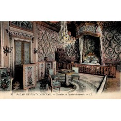 Carte postale ancienne du Palais de Fontainebleau montrant la chambre de Marie-Antoinette