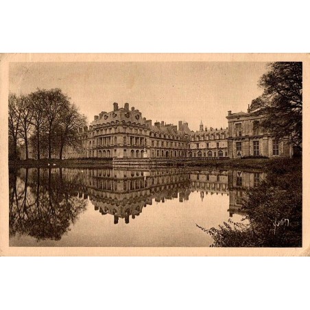 LA DOUCE FRANCE - 3 - FONTAINEBLEAU - Le Palais - Façade sur l'Etang aux Carpes