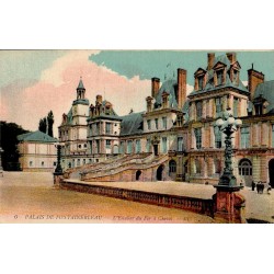 6 - Palais de FONTAINEBLEAU - L'Escalier du Fer à Cheval