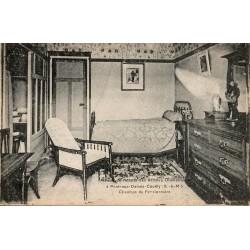 Carte postale ancienne chambre de pensionnaire maison des artistes Pont-aux-Dames