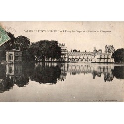 Palais de Fontainebleau -L' Étang aux Carpes et Pavillon de l'Empereur
