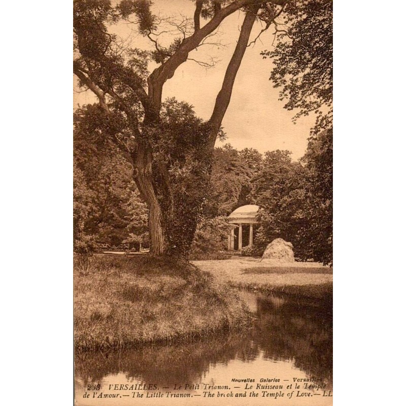 233 VERSAILLES - Le Petit Trianon - Le Ruisseau et le Temple