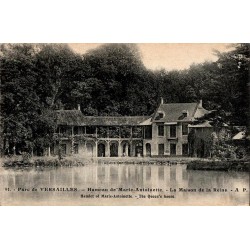 91 - Parc de VERSAILLES - Hameau de Marie Antoinette - La Maison de la Reine - A. P.