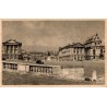 Carte postale ancienne Versailles – Cour des Ministres et façade principale