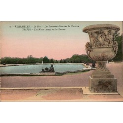 9 - VERSAILLES - Le Parc - Les Parterres d'eau sur la Terrasse