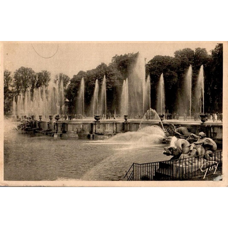 VERSAILLES ET SES MERVEILLES - 0125 - Parc du Château Les Grandes eaux au bassin de Neptune