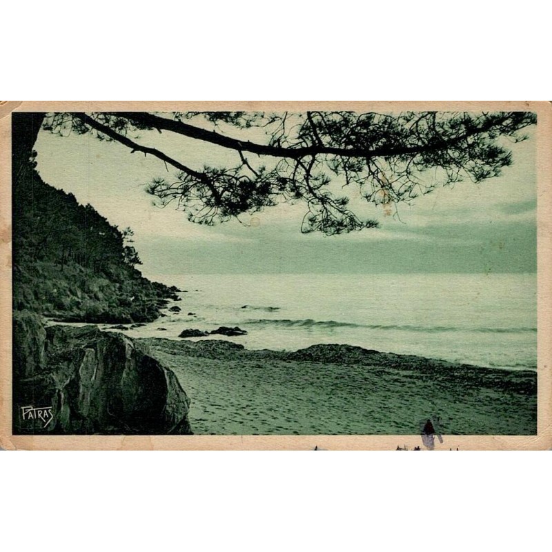 LA CROIX (Var) - La plage de la Douane et ses rochers