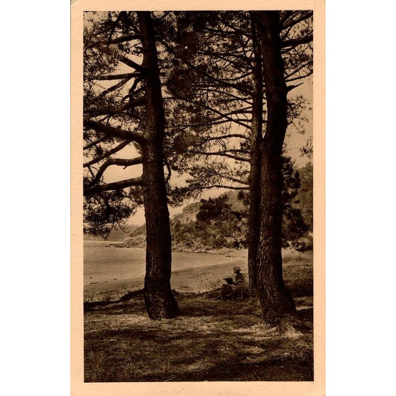 CORNICHE DES MAURES - VAR - Environs du Lavandou - La Plage de la Fossette