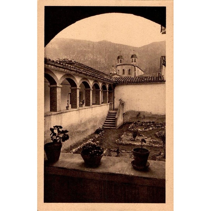 Carte postale ancienne Chartreuse de Montrieux jardin promenoir cellule Var début XXe siècle