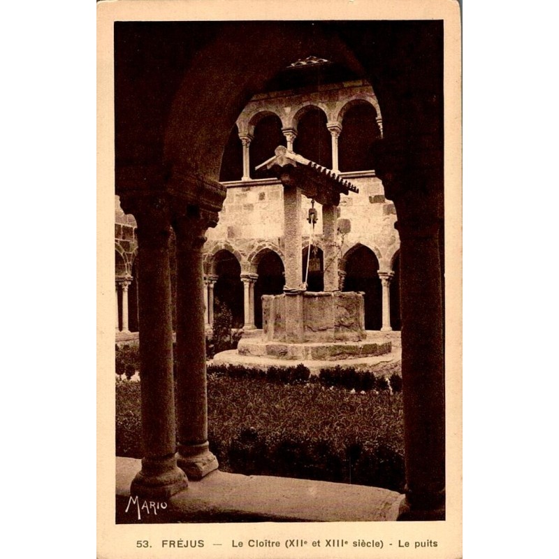 53 - Fréjus - Le Cloitre (XIIè et XIIIè siècle) - Le Puits