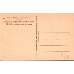 Carte postale ancienne Fréjus galeries voûtées des arènes