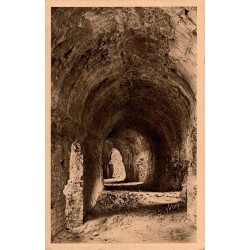 41 - LA DOUCE FRANCE - FRÉJUS - Galeries voûtées des Arènes